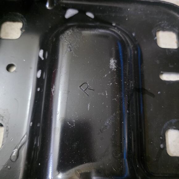 2020-2023 Chevrolet Silverado 2500 3500 Front Right Bumper Bar Bracket 84568470 - Picture 5 of 16